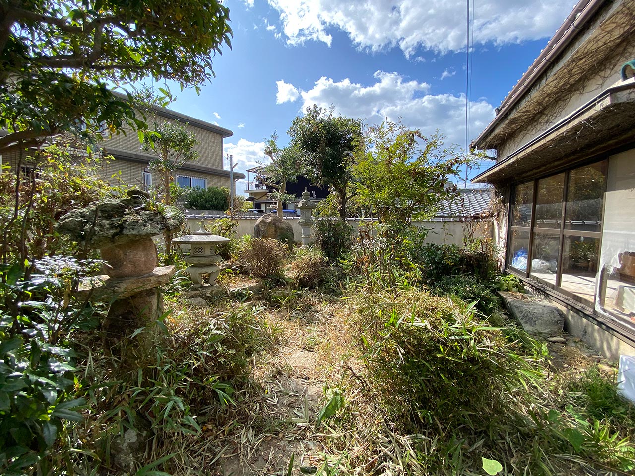 空き家管理　草刈り　剪定　施工完了